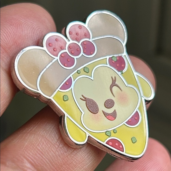 🖤2023 Disney Minnie Pepperoni Pizza Munchlings Series 3 Mystery Pin - Picture 2 of 9